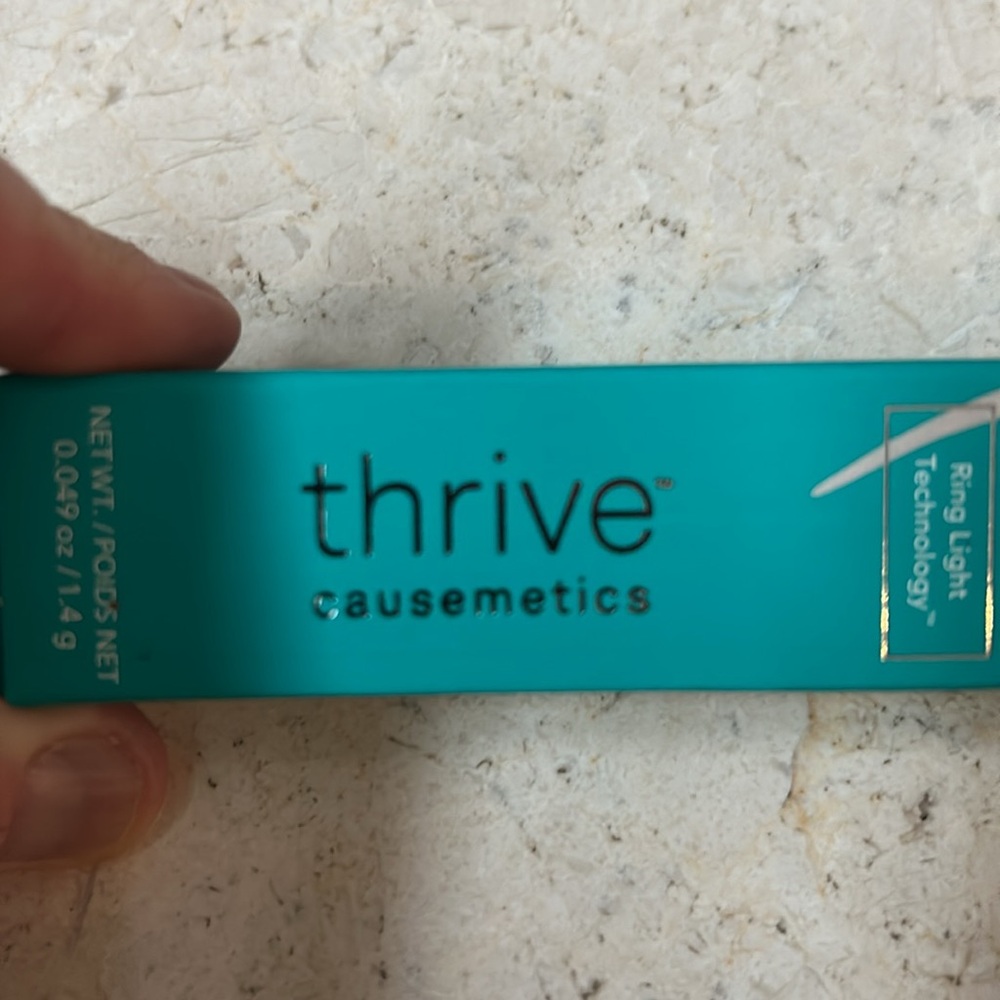 Thrive Causemetics Highlighting Stick - Racquel - Picture 3 of 7